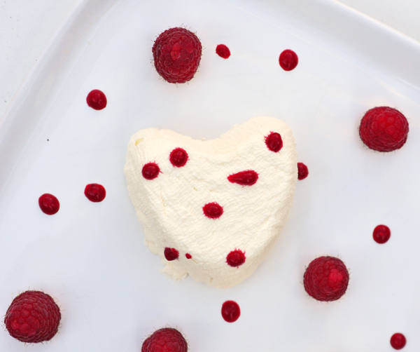 Coeur à la crème with Greek yogurt
